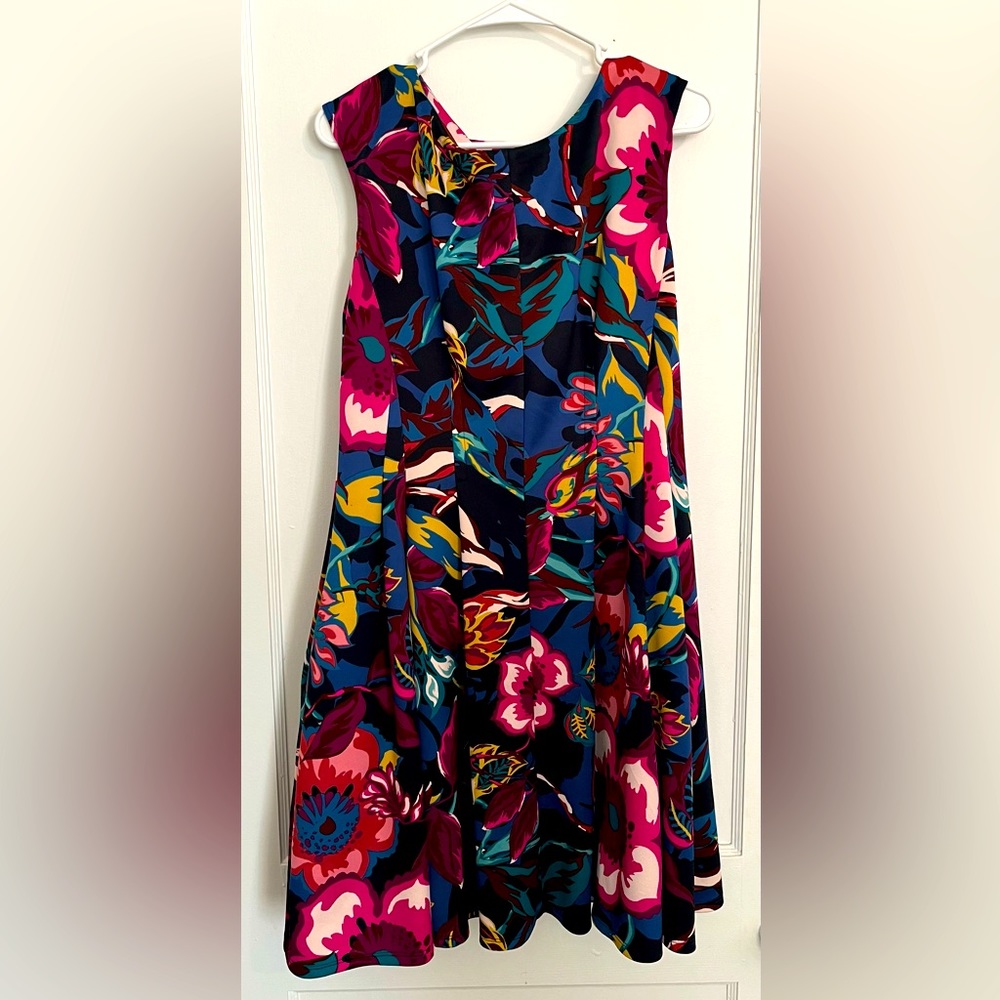 Gabby Skye Floral Cocktail style dress, size 14